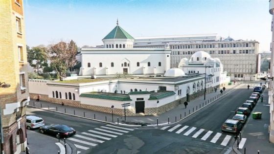 فرنسا:قريباً لن تقبل أئمة المساجد القادمة من الخارج