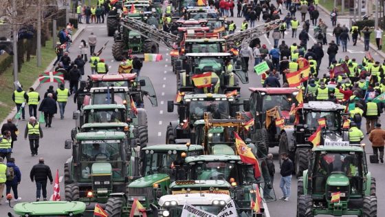 من إسبانيا إلى بلجيكا.. يوم جديد من احتجاجات المزارعين يهز أوروبا ” فيديو “
