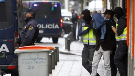 بعد فراره من العدالة ل 7 سنوات كاملة …الشرطة الاسبانية تعتقل مواطن مغربي أحرق زوجته بالعرائش