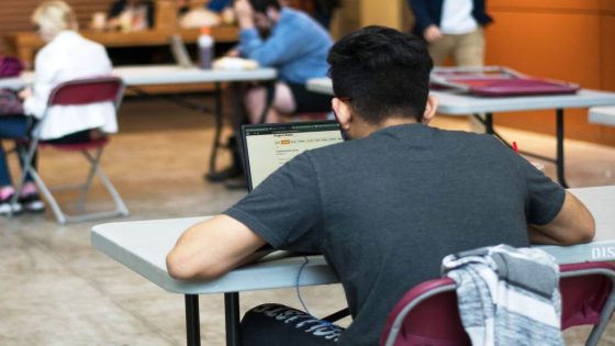 الطلاب المغاربة والأجانب يتساءلون عن مستقبلهم في فرنسا بعد الانتخابات التشريعية