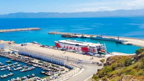 حركة الخط البحري بين موتريل الإسباني ومدينة الحسيمة تتراجع بنسبة 50 بالمئة