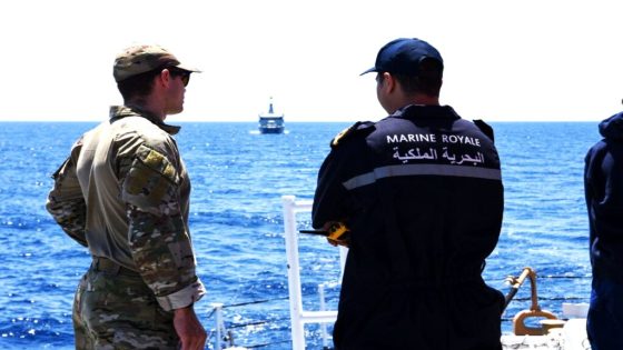 محاولة قرصنة سفينة في عرض المحيط ،و تدخل البحرية الملكية