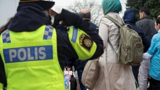 السويد : إجراءات جديدة لمراقبة سفر اللاجئين