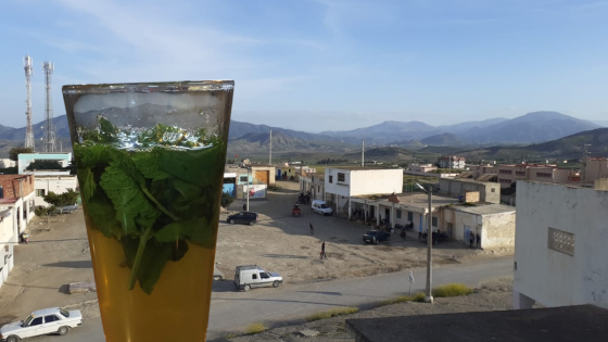 موح ، ميضار ألطو حيث يروي الشاي حكايات الماضي و الحاضر