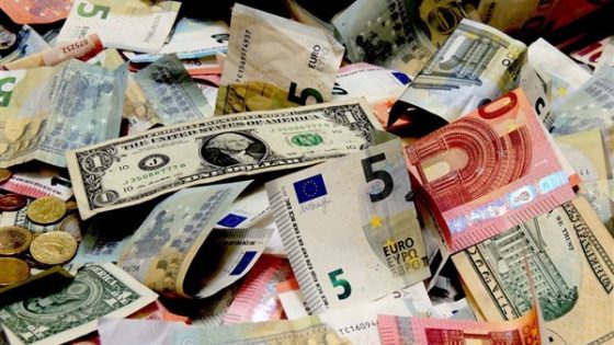 إقتصاد..مبيعات العملات الأجنبية تتخطى 34 مليار درهم خلال شهر واحد