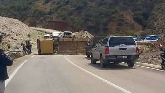 إصابة 12 عنصرا من القوات المسلحة الملكية في حادث مروري بين الحسيمة وتطوان