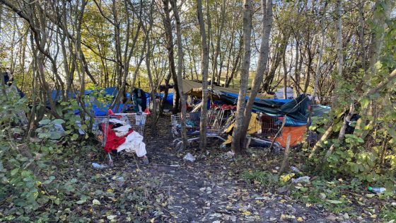 أخبار المهاجر : القضاء الفرنسي يرفض دعوى الجمعيات التي طالبت السلطات برفع النفايات من مخيمات المهاجرين