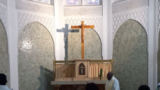 ظاهرة الكنائس غير المرخصة بالدار البيضاء تثير جدلا دينيا وقانونيا في الأحياء السكنية