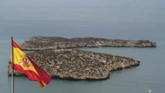 إسبانيا تسحب علمها بهدوء من جزر قبالة الحسيمة .
