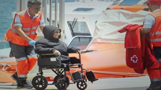 أخبار المهاجر : رغم المعاناة ..سيدة مغربية مبتورة الساقين تصل بحرا إلى جزر الكناري