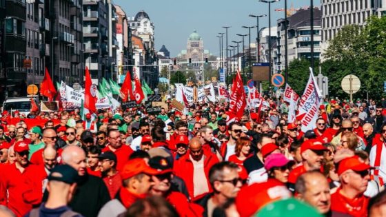 شلل في النقل والخدمات بسبب إضراب النقابات البلجيكية