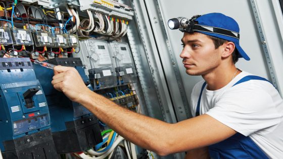 تقرير OECD يكشف تحديات المهاجرين: فجوة الأجور وفرص العمل تتسع في ألمانيا