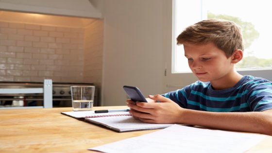 الدنمارك تفرض حظراً جزئياً على وسائل التواصل الاجتماعي للأطفال دون 15 عاماً