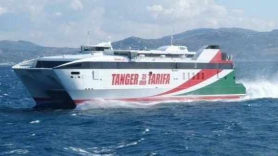 العاصفة إنغريد تشلّ الخط البحري بين طريفة وطنجة المدينة مؤقتا