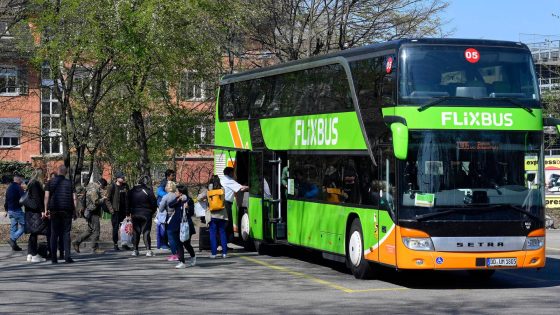 Flixbus توسّع شبكتها وتقتحم مجال النقل إلى المطارات في أوروبا