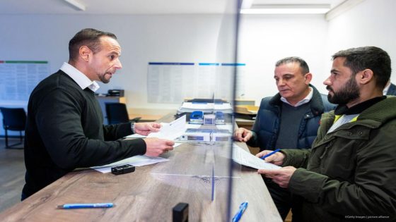 بين الشارع والعمل والدوائر الرسمية: وجوه التمييز في ألمانيا تتكشف