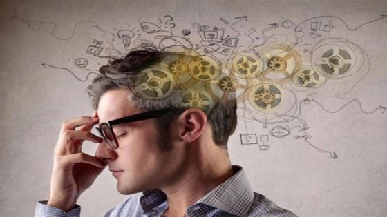 تنام لساعات طويلة وتستيقظ متعبًا؟ إليك ما قد يخفيه الإرهاق